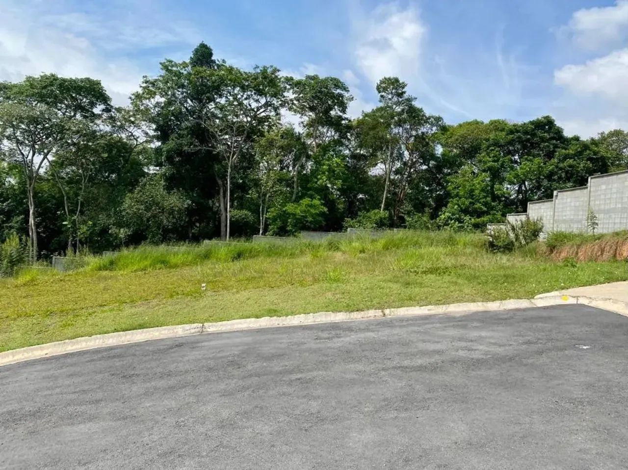 LOTE DE ALTO PADRÃO