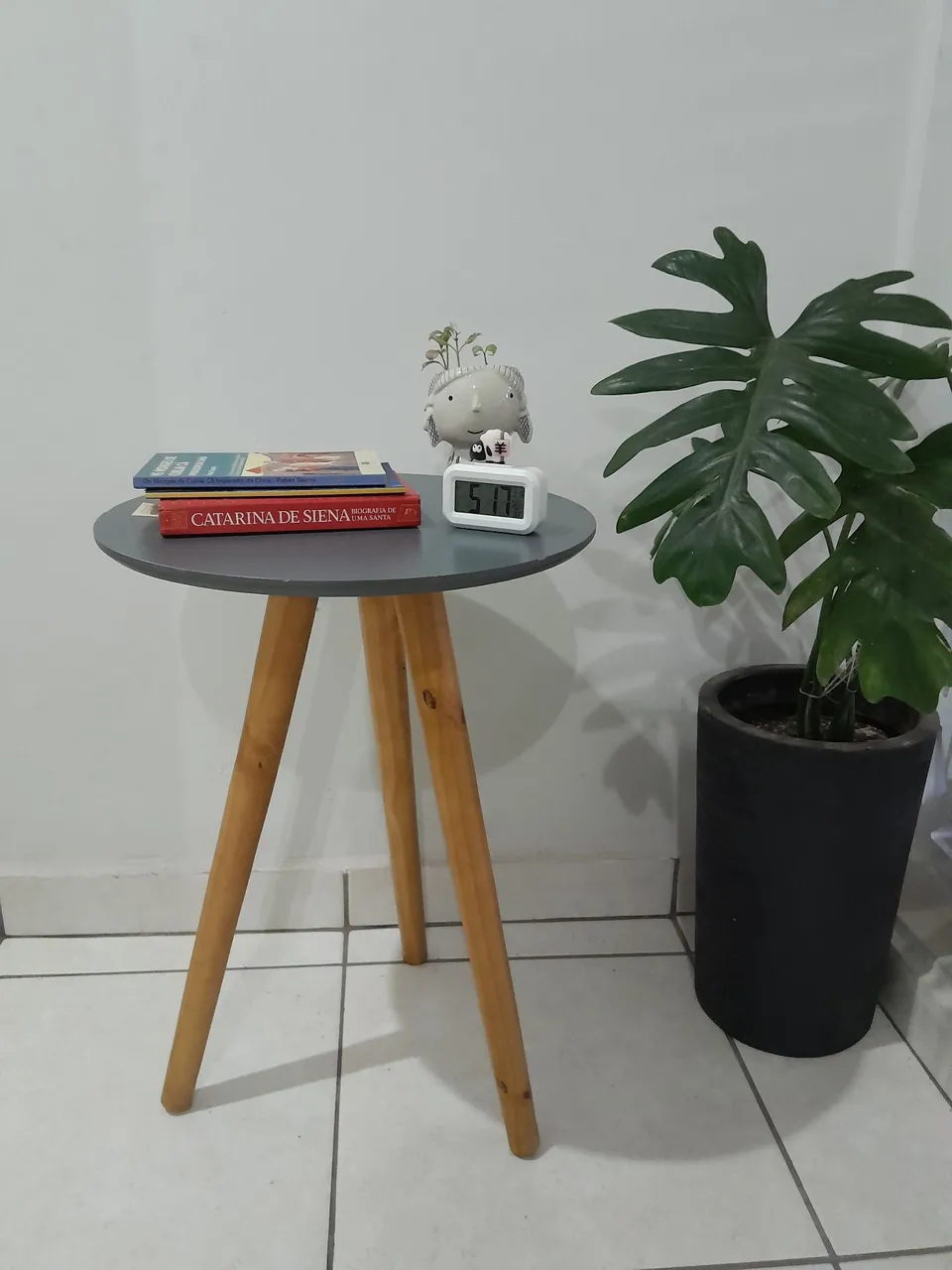 Mesa Lateral Retrô