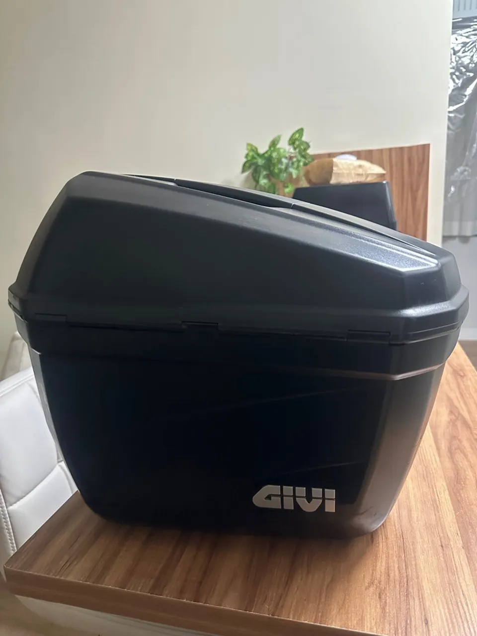Baú Lateral GIVI E22 - 22L