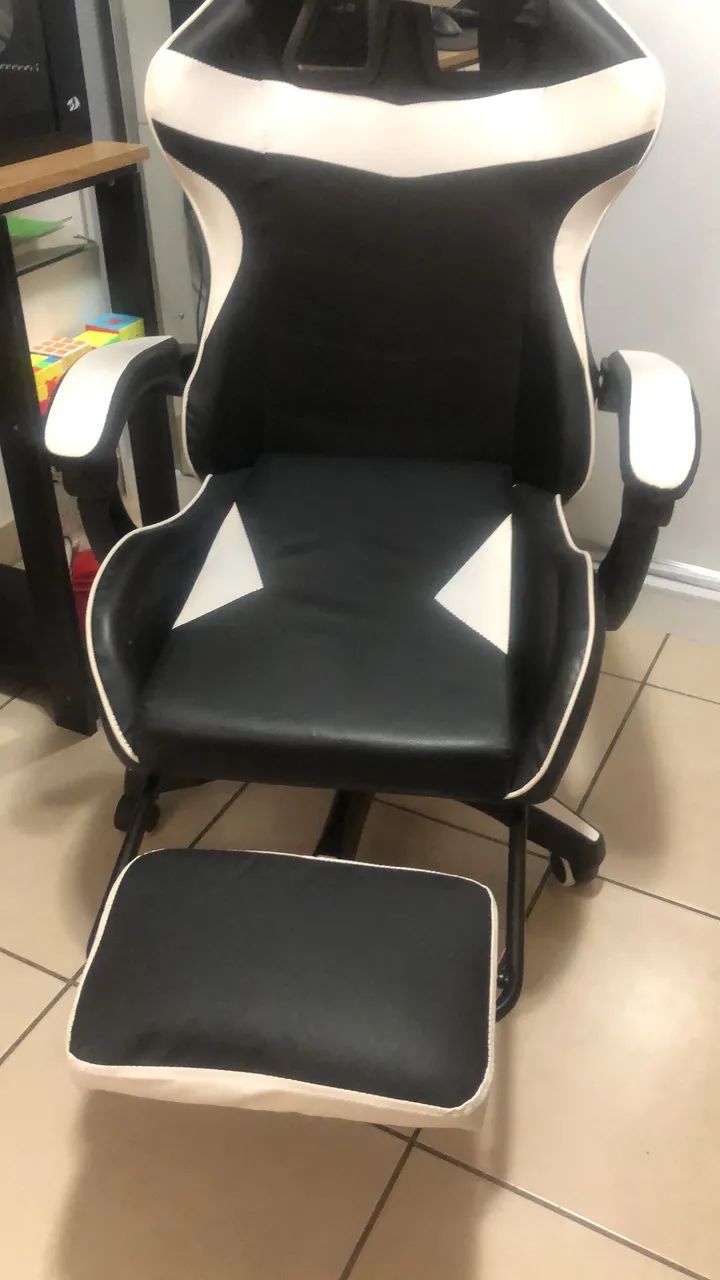 Cadeira gamer semi nova  - Foto 2