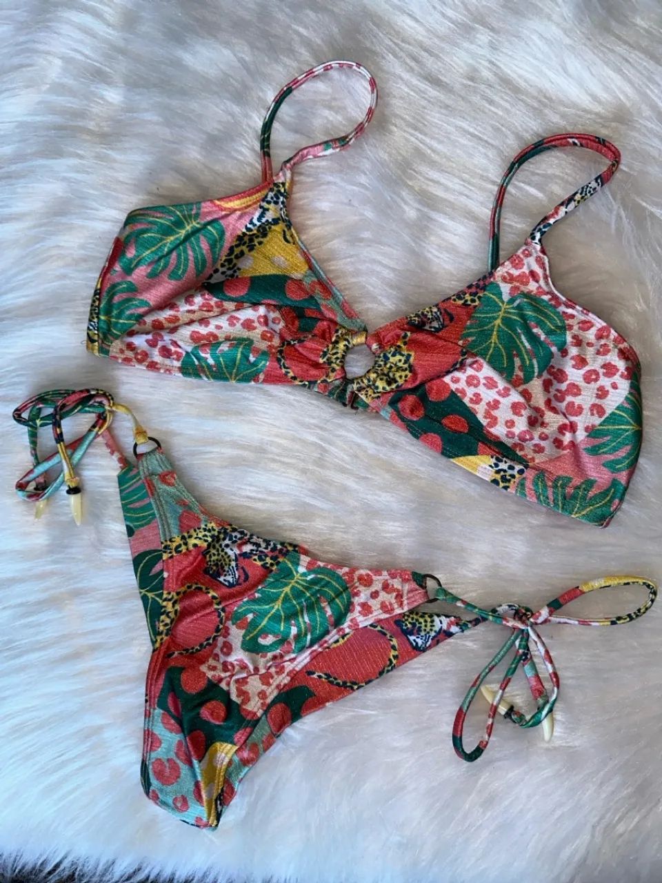 Biquíni estampado tropical