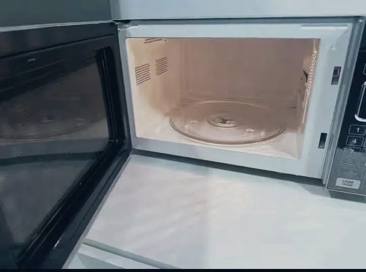 MICROONDAS ESPELHADO PHILCO 30 LITROS 350$ FUNCIONANDO PERFEITAMENTE EM OTIMO ESTADO - Foto 3