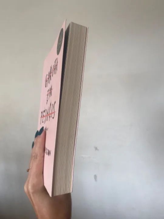 Livro Garota em Pedaços - Kathleen Glasgow - Foto 3