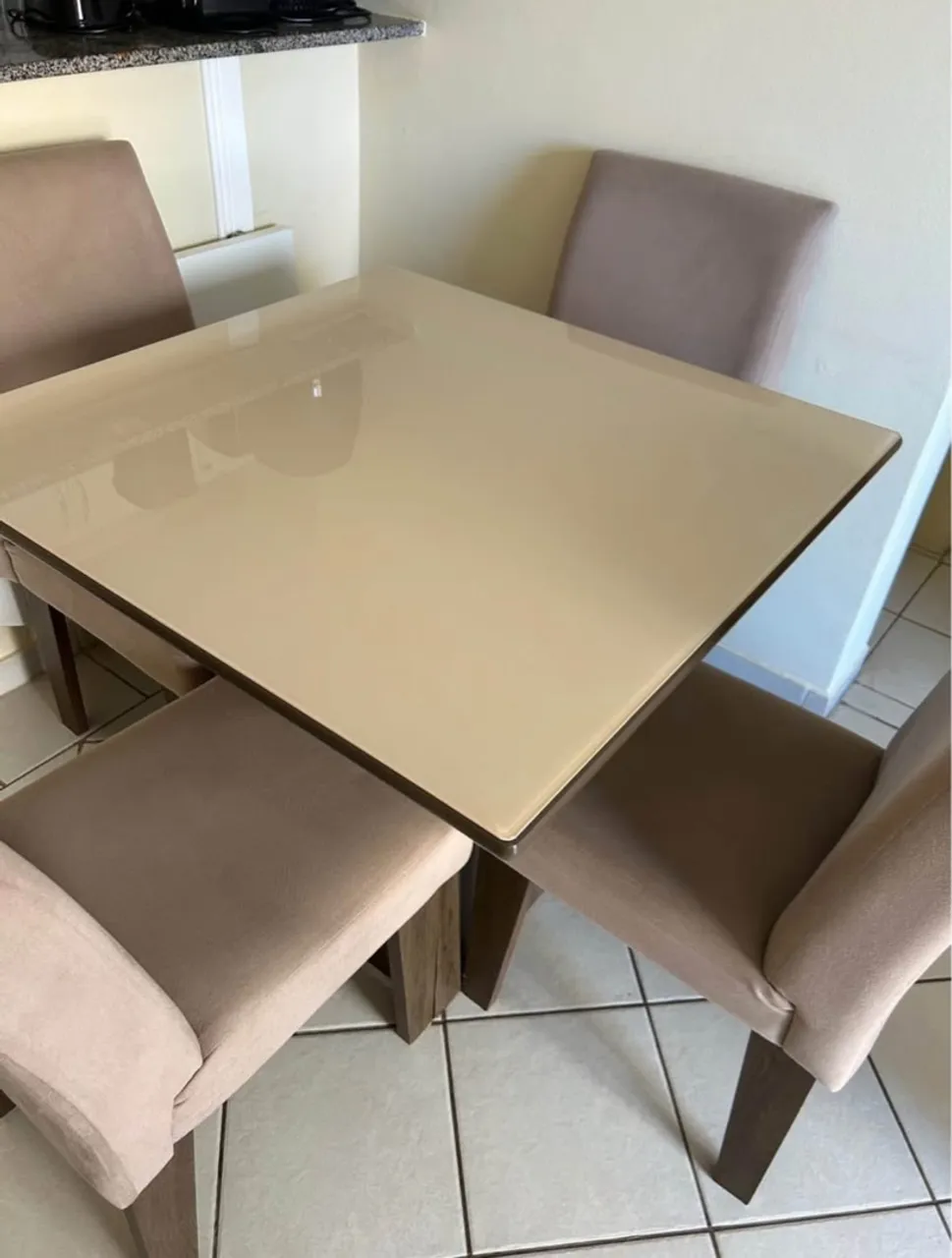 Mesa de Jantar com 4 Cadeiras