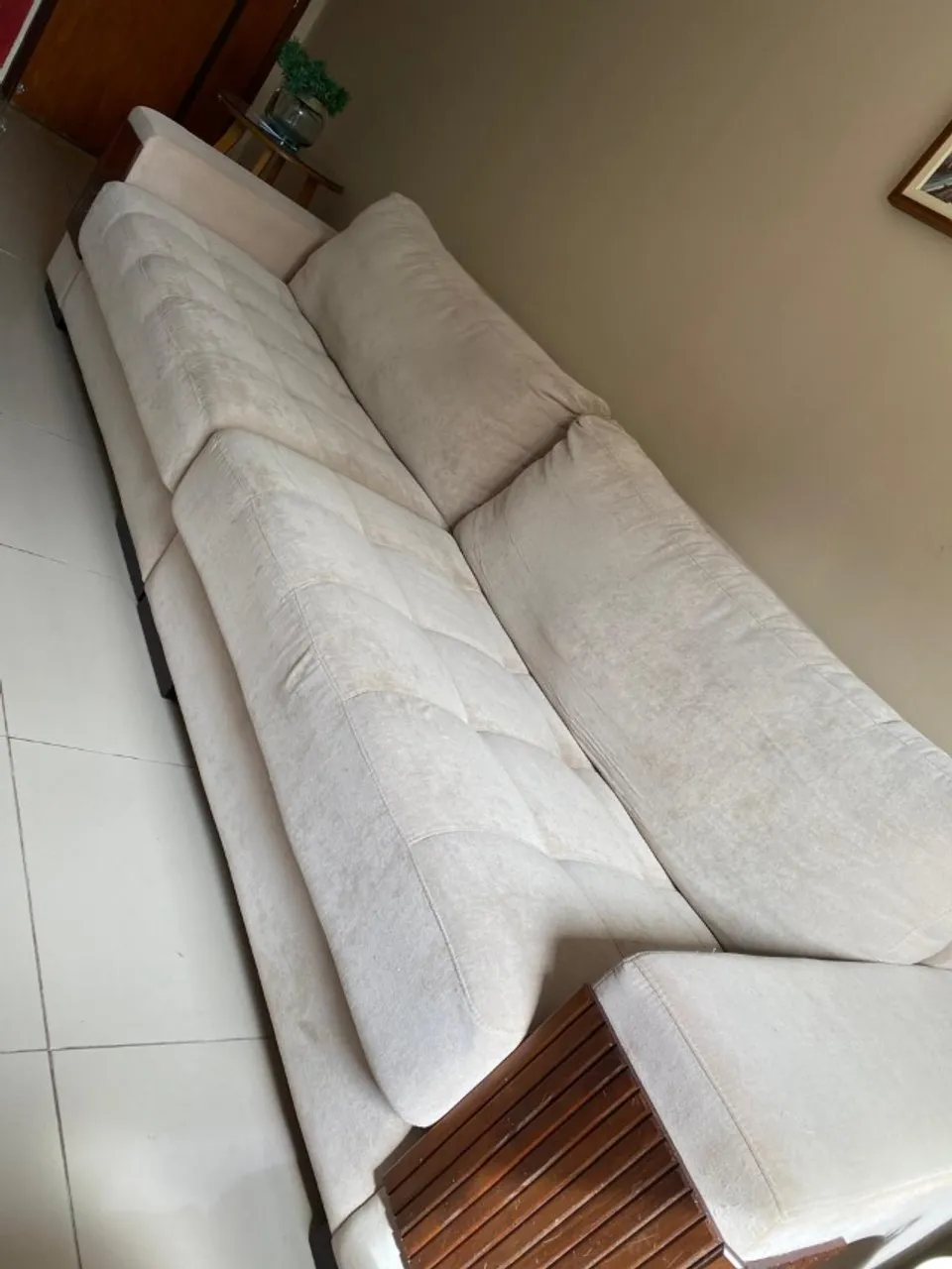 Sofá creme com 3 metros