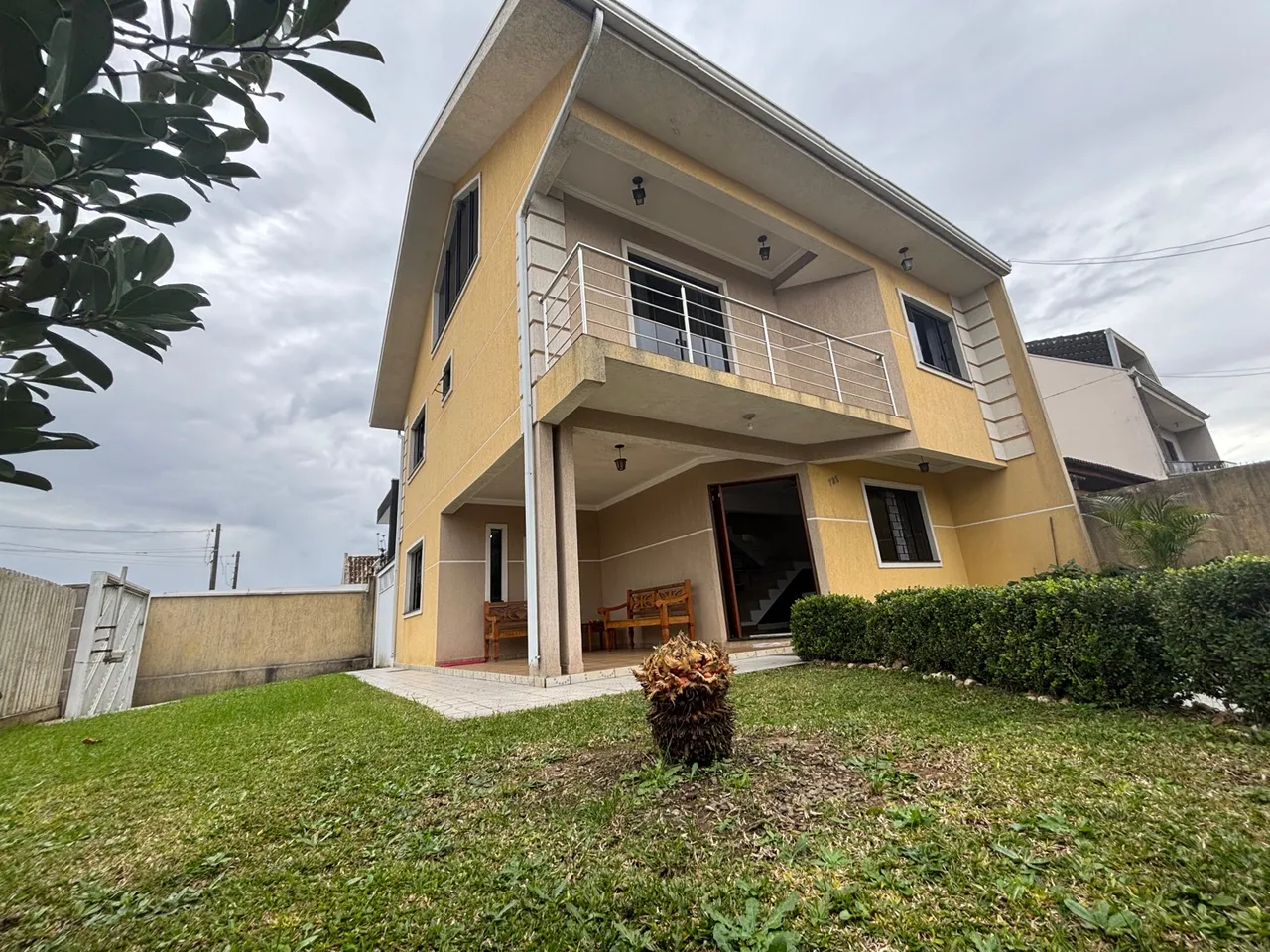 Triplex mobiliado com 4 quartos - Iguaçu Torres