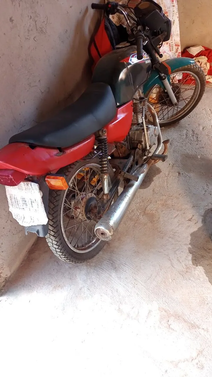 Moto Honda pra interior