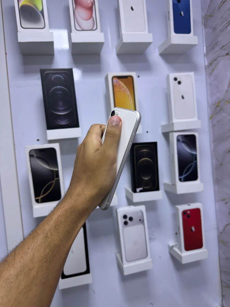 IPHONE 11 64 GB BRANCO  - Foto 3