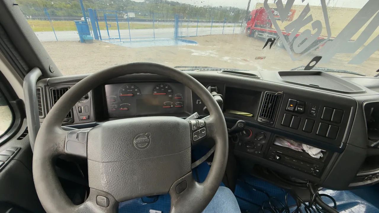 FH 460 Globetrother 6x2 2014 único dono  - Foto 2