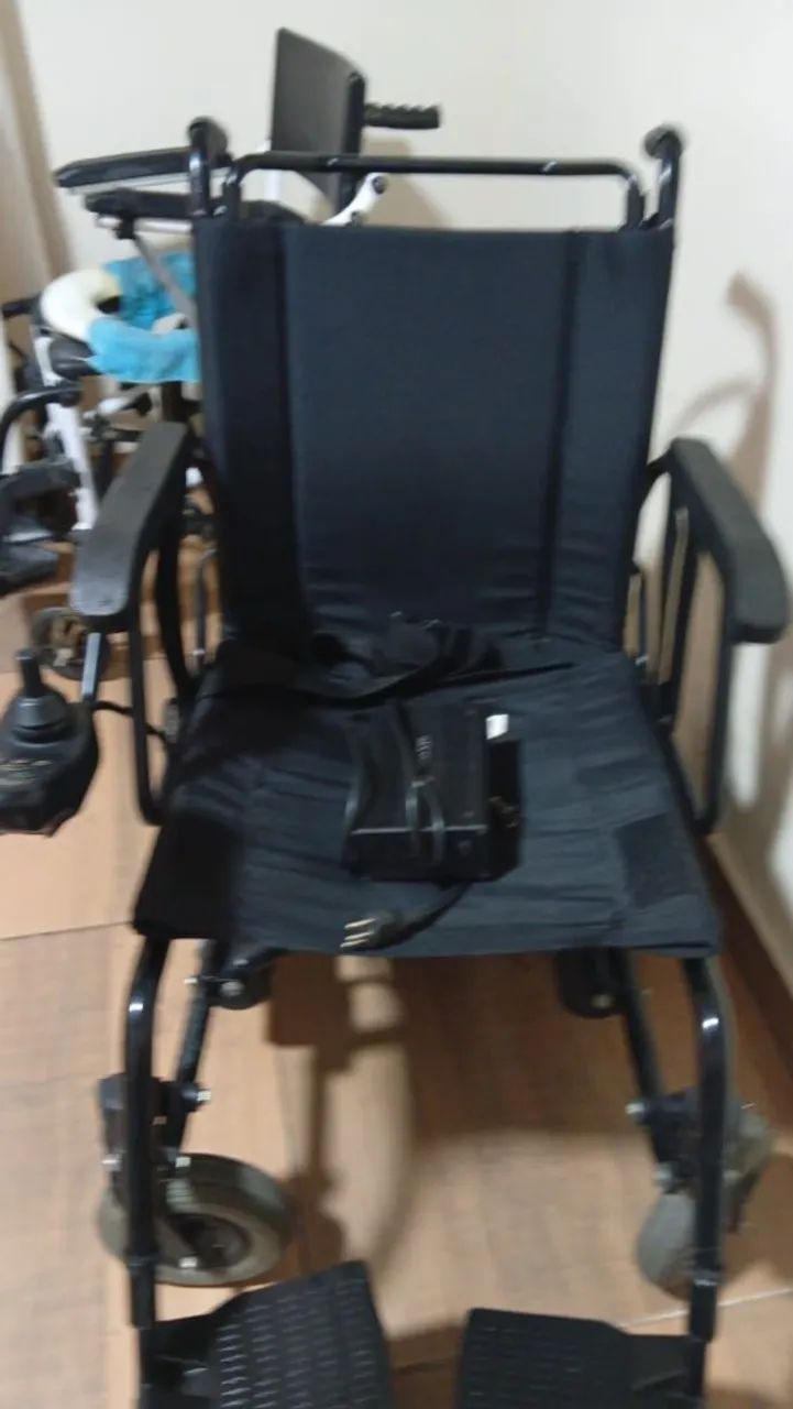Cadeira roda motorizada  - Foto 2