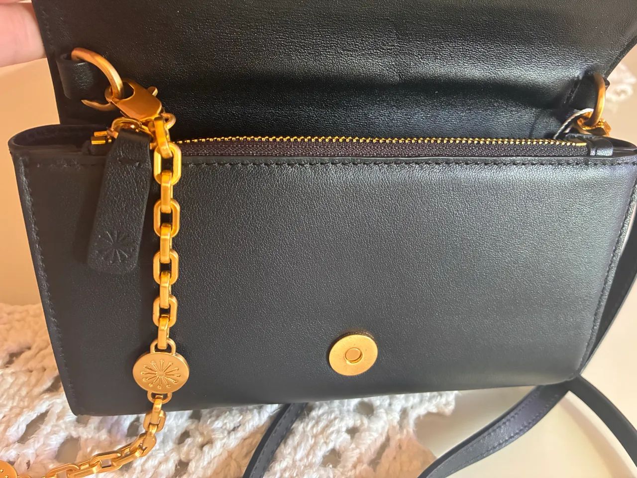 Bolsa preta de couro da marca Esthera - Foto 2