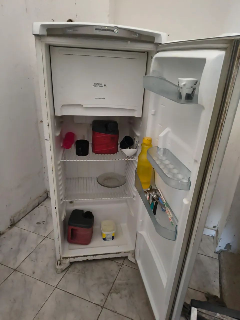 Vendo geladeira 