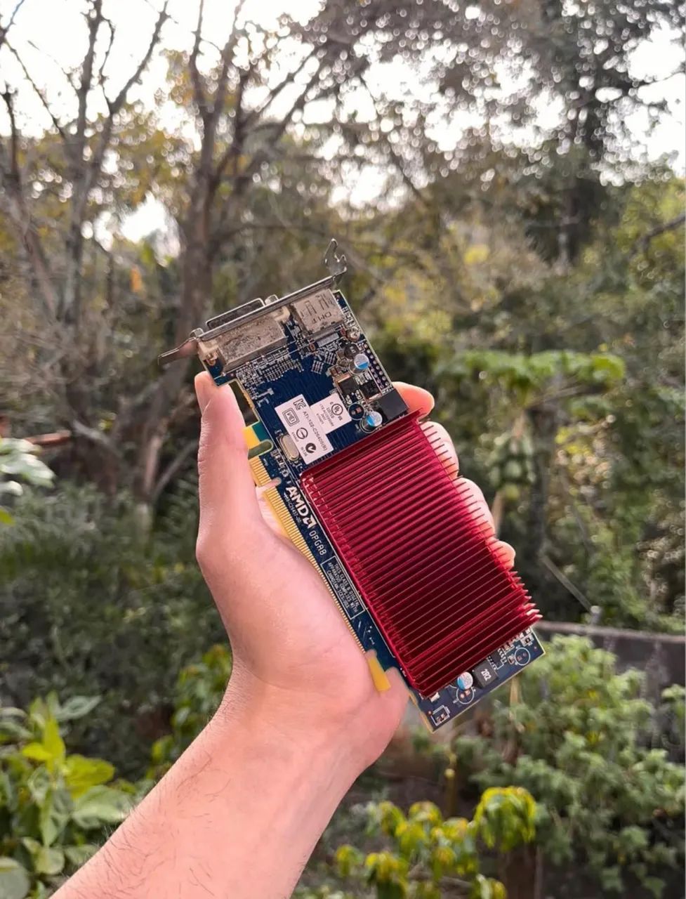 Placa de Vídeo AMD Radeon 1GB - Foto 3