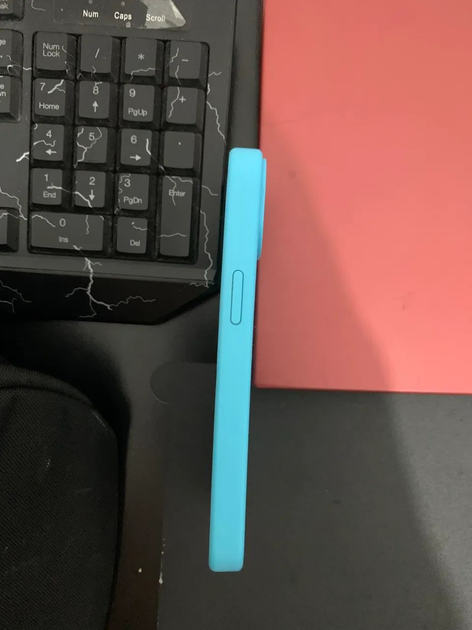 Capa de iPhone 14 azul bebê  - Foto 4