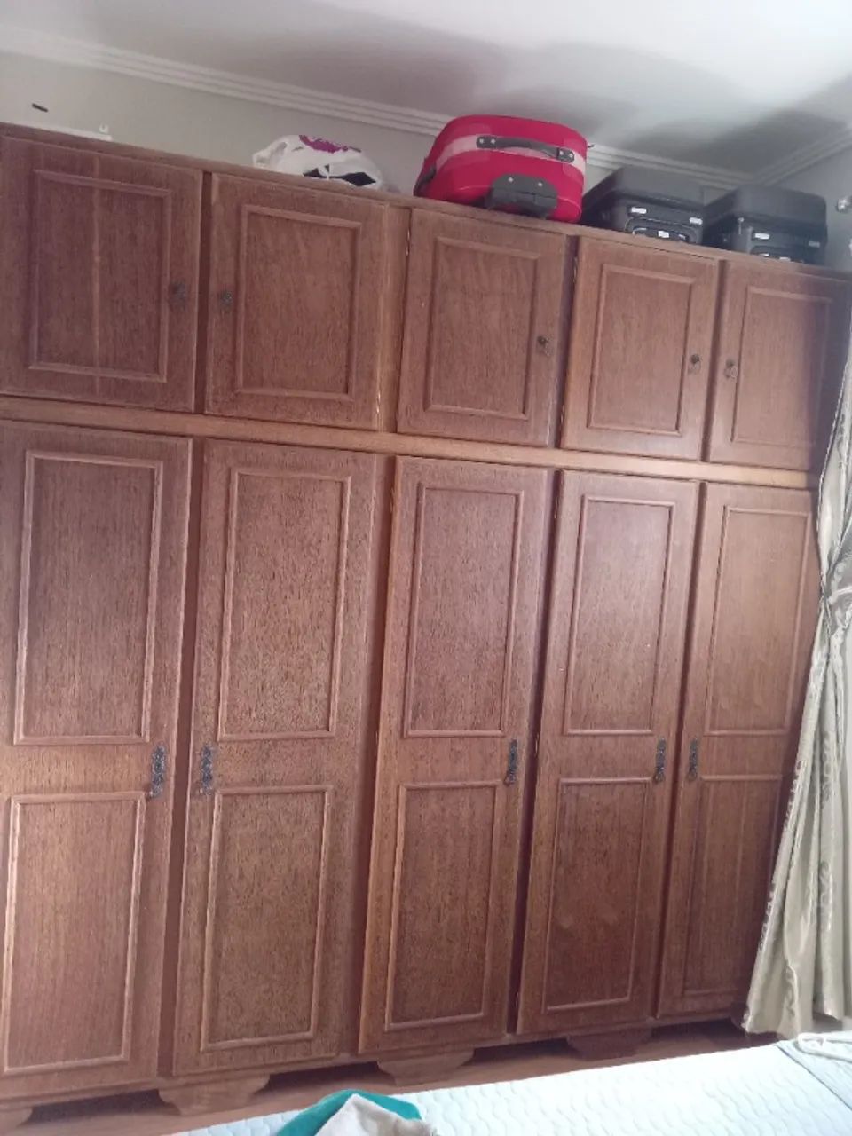 Guarda roupa de madeira ( Comprado na Bela Casa móveis Rústico)