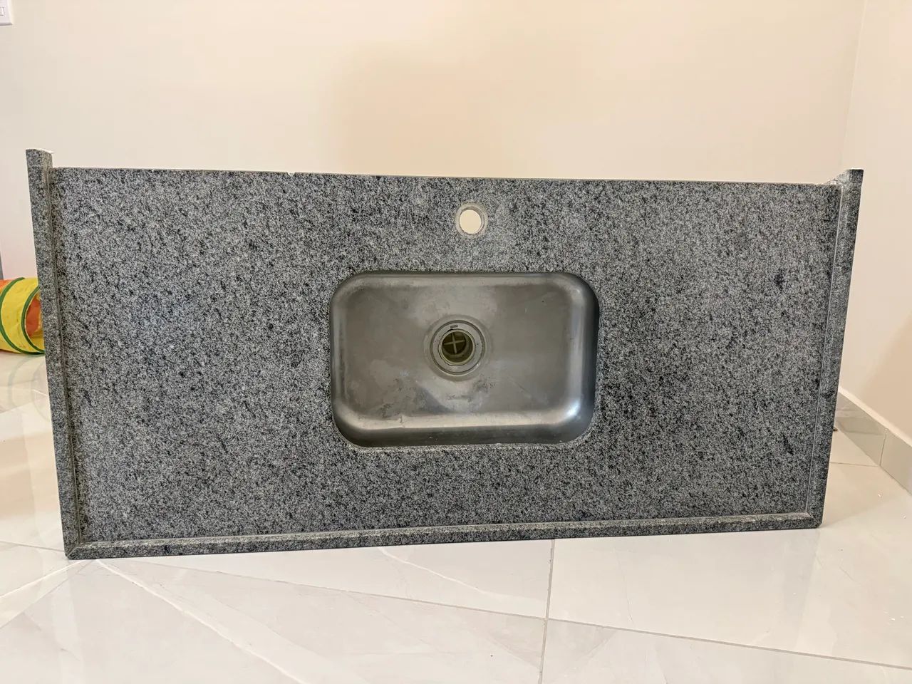 Bancada de Granito + Cuba Inox (1.20x60cm)