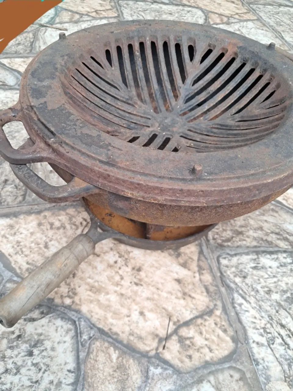 Fogareiro antigo de ferro 