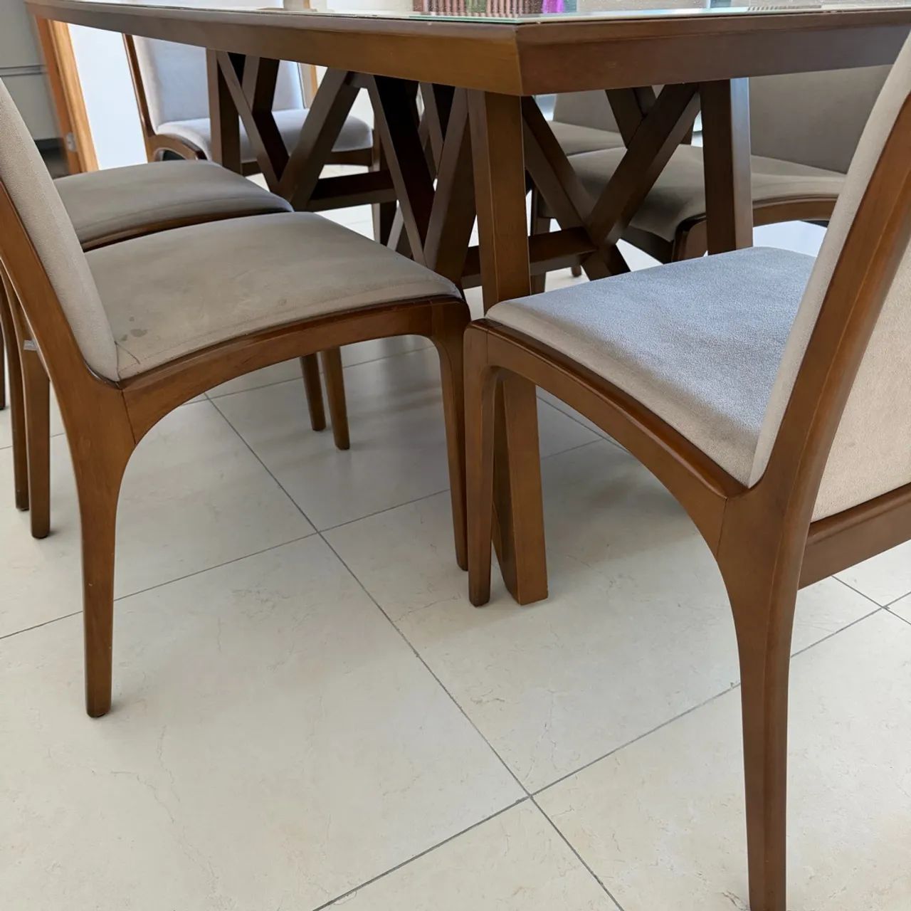 VENDO MESA COM 6 CADEIRAS  - Foto 5