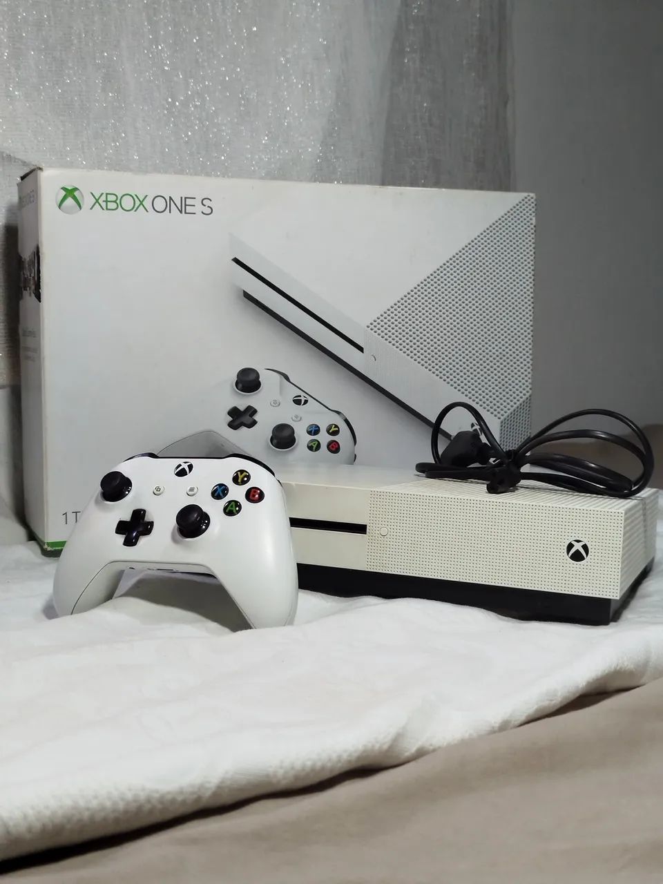 Xbox One S + Um controle 