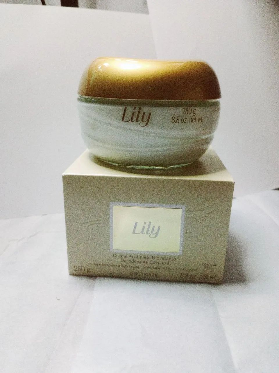 Lily tradicional  creme acetinado 