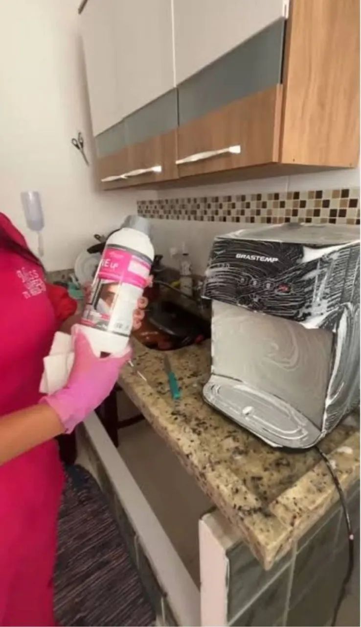 Ofereço limpeza comercial profissional  - Foto 3