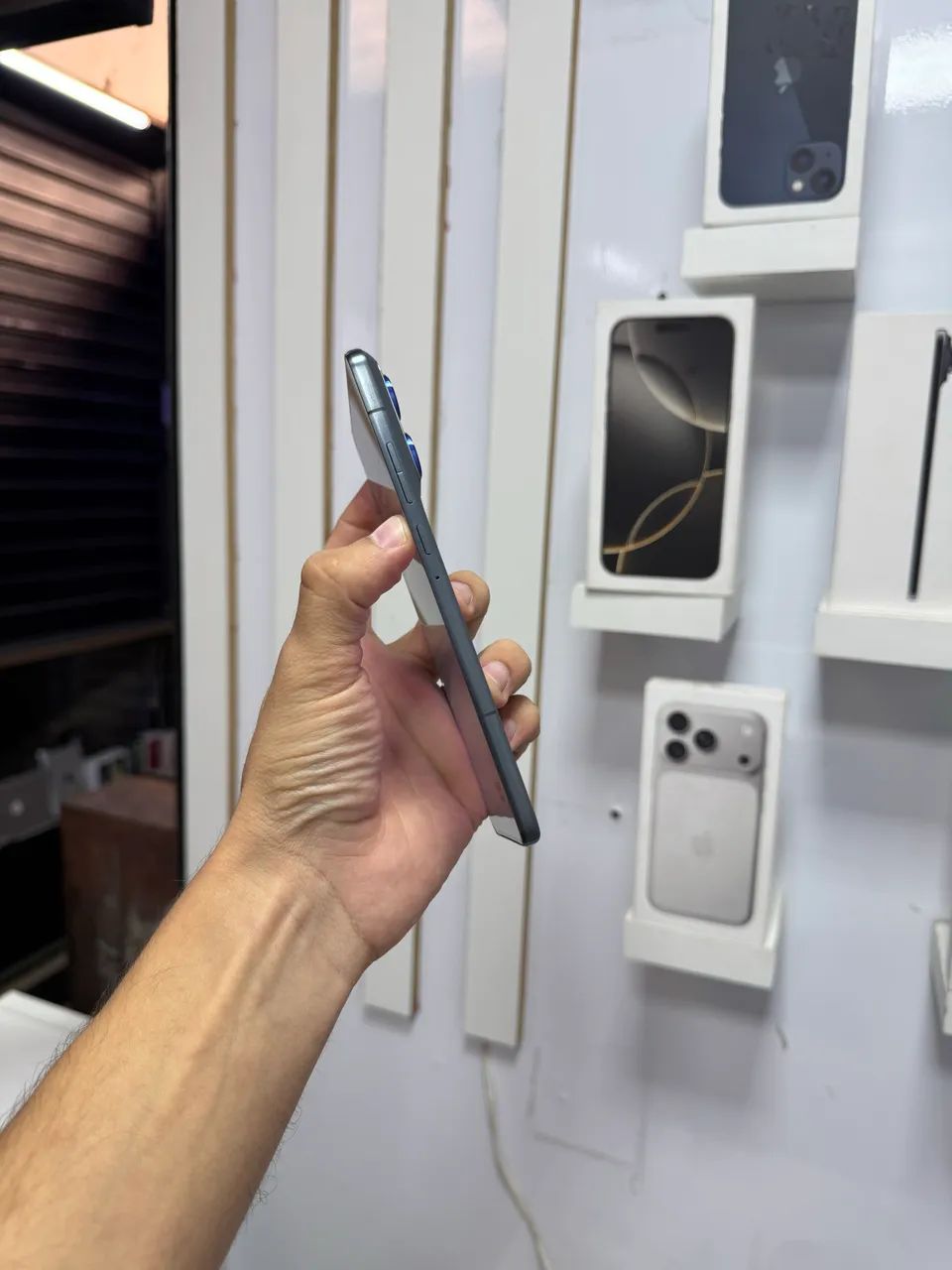 MOTO EDGE 70 - 512GB / 12 RAM  - Foto 3