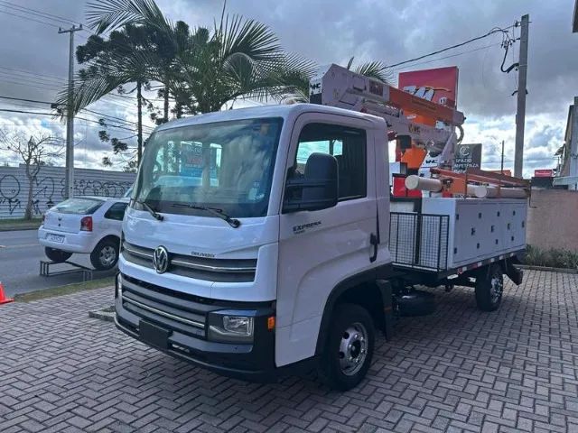 DELIVERY EXPRESS EQUIPADO COM CESTO AÉREO  - Foto 2