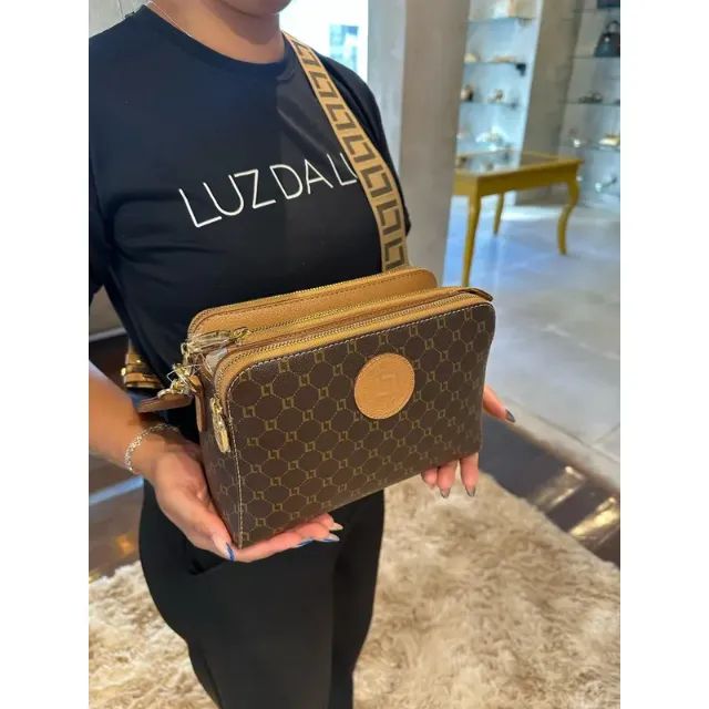 Bolsa Bella Luz Da Lua Couro Tiracolo Média Monograma Mocca - Foto 5