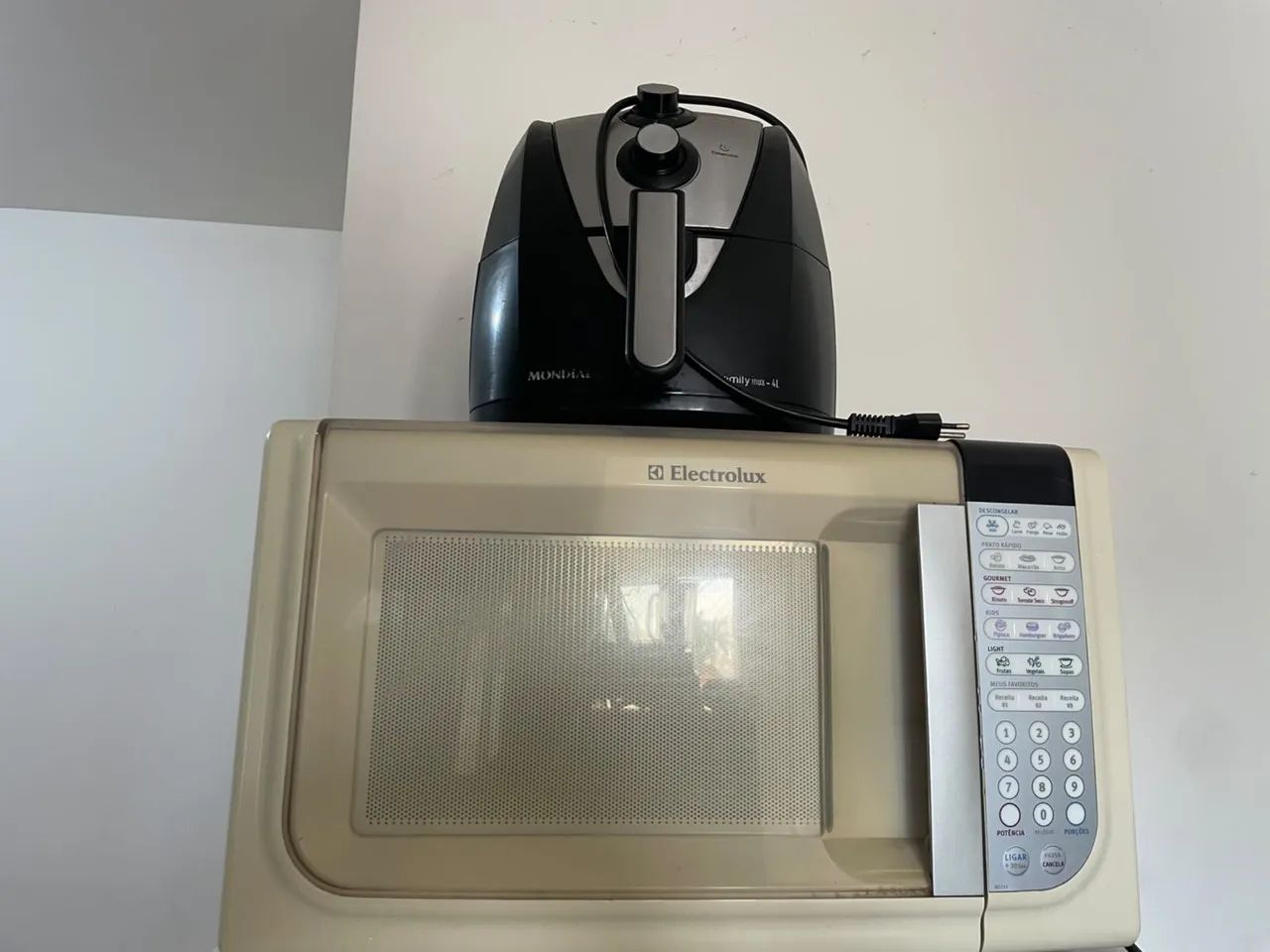 Vendo microondas e air fryer 