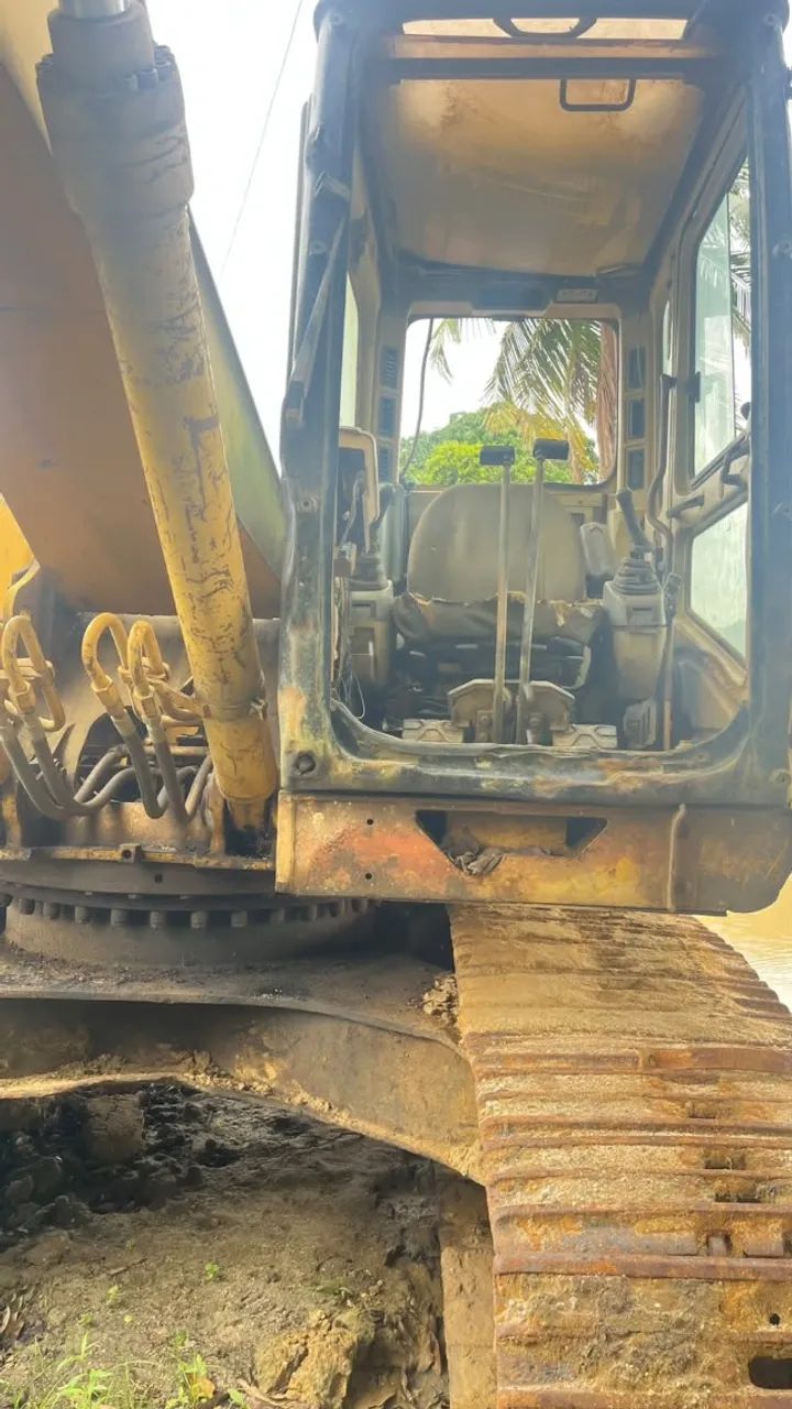 Escavadeira 320 B - Foto 2