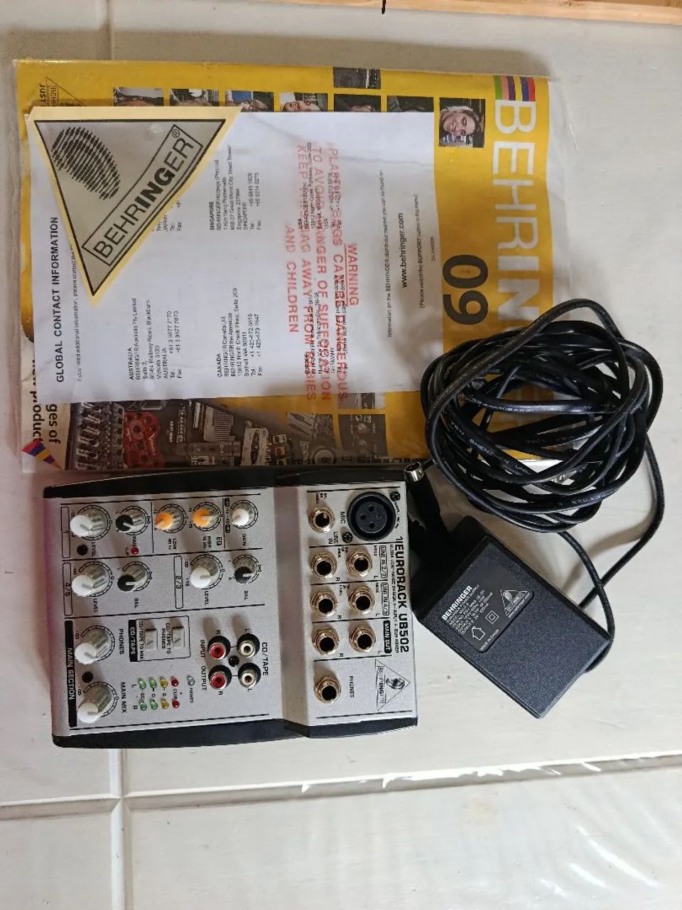 Mesa de Som Compacta Behringer EURORACK UB502 (Com Caixa e Fonte Original) - Foto 3