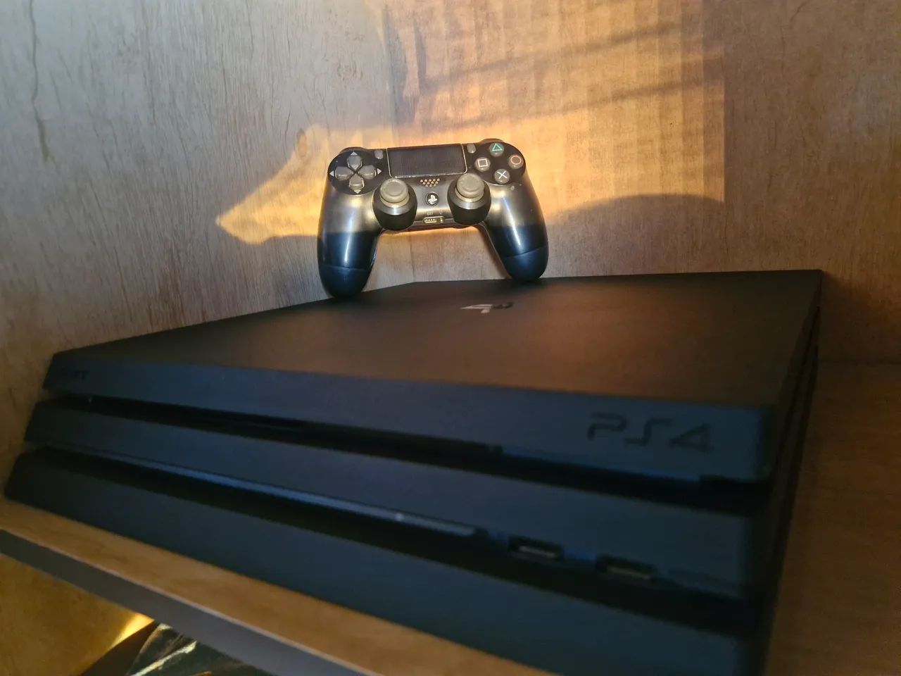 Playstation 4 pro 4k 1 tb - Foto 3