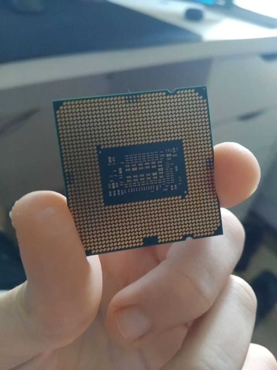 Processador i3 10100 <br>Vem com a caixa de um ryzen 7 por segurança de envio