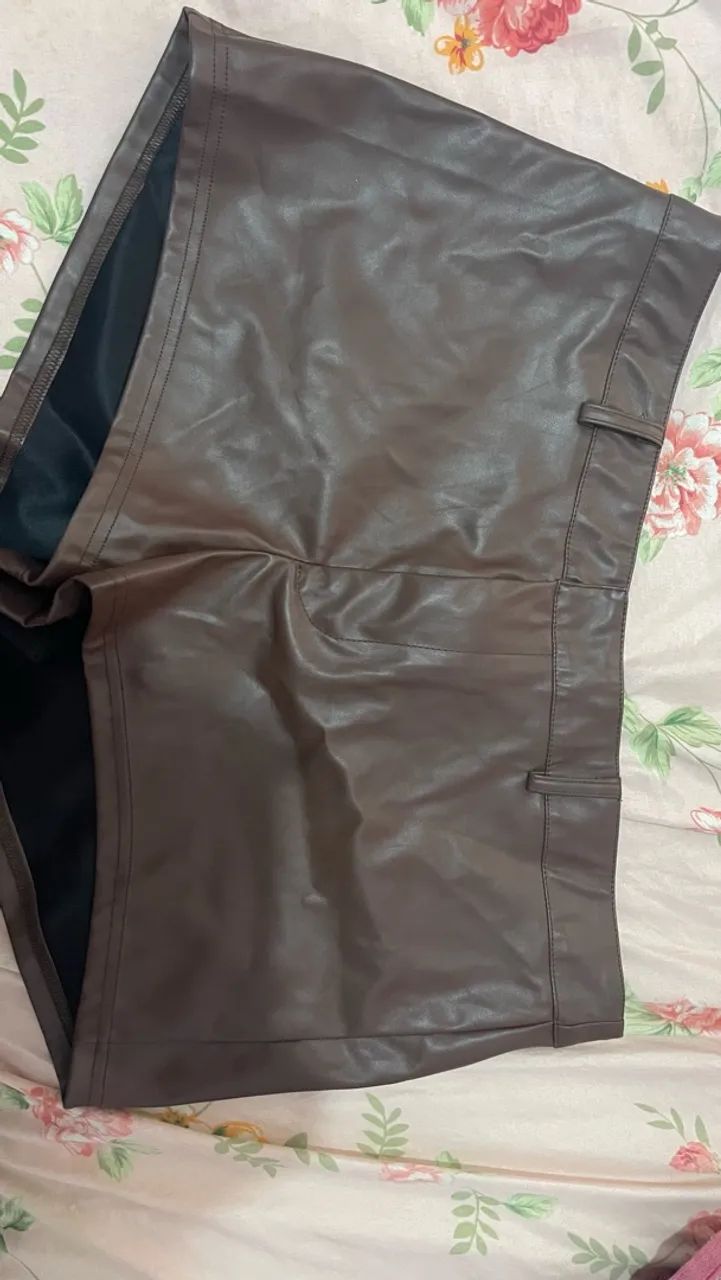 short de couro marrom 