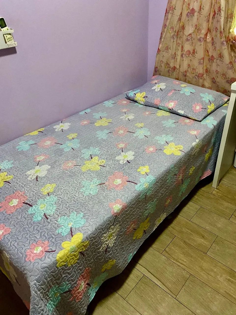 Cama de solteiro ortobom em perfeito estado 