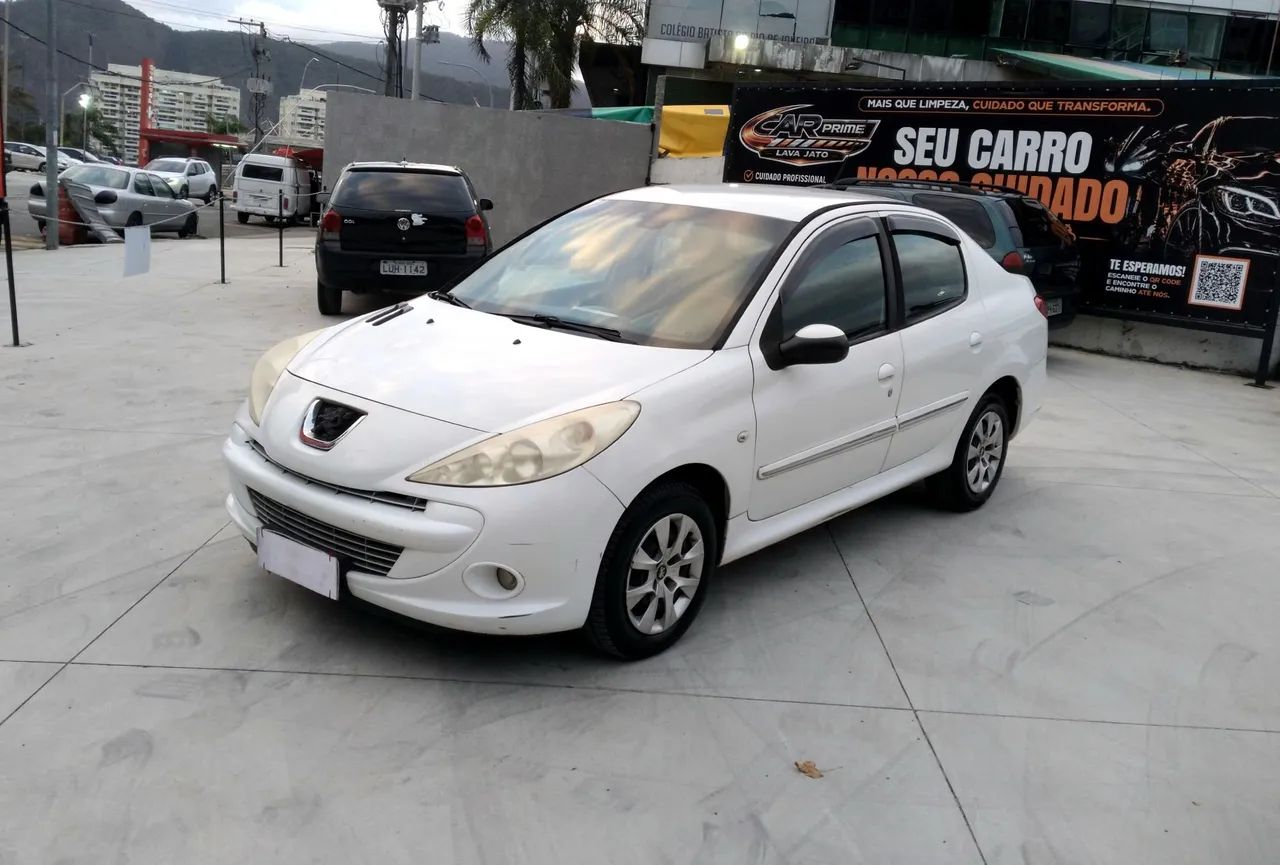 Peugeot 207 207 Sed. Passion XR Sport 1.4 Flex 8V 4p 2013