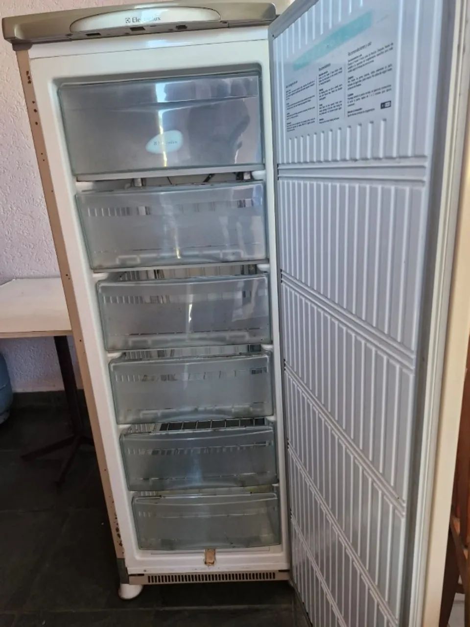 Freezer Vertical Electrolux 210L - Foto 2