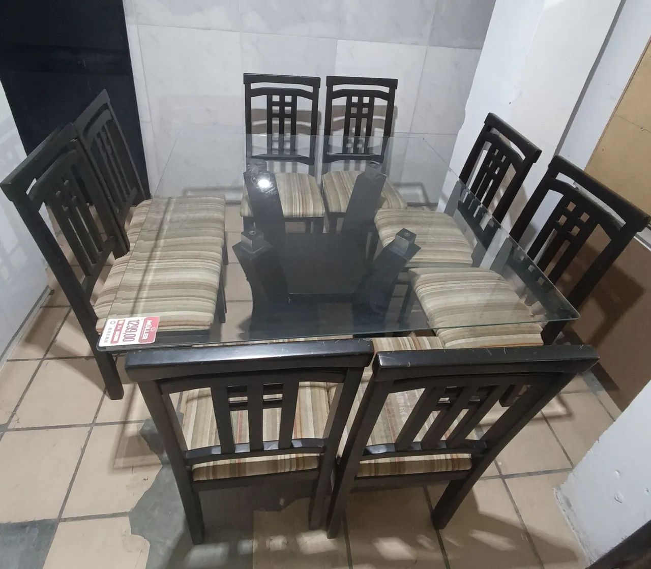 Mesa de Jantar com 8 Cadeiras 