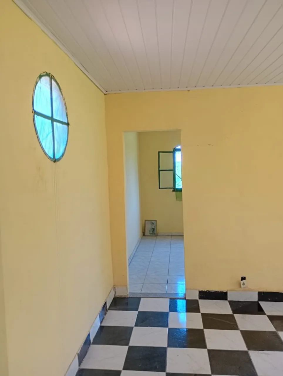 Mini sítio com casa, pronta pra morar. No cep aparece marapicu mas é vila santo Antônio, 