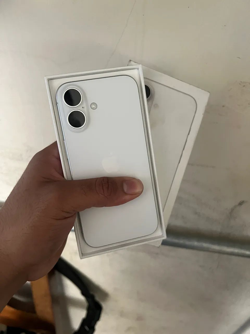 iPhone 16