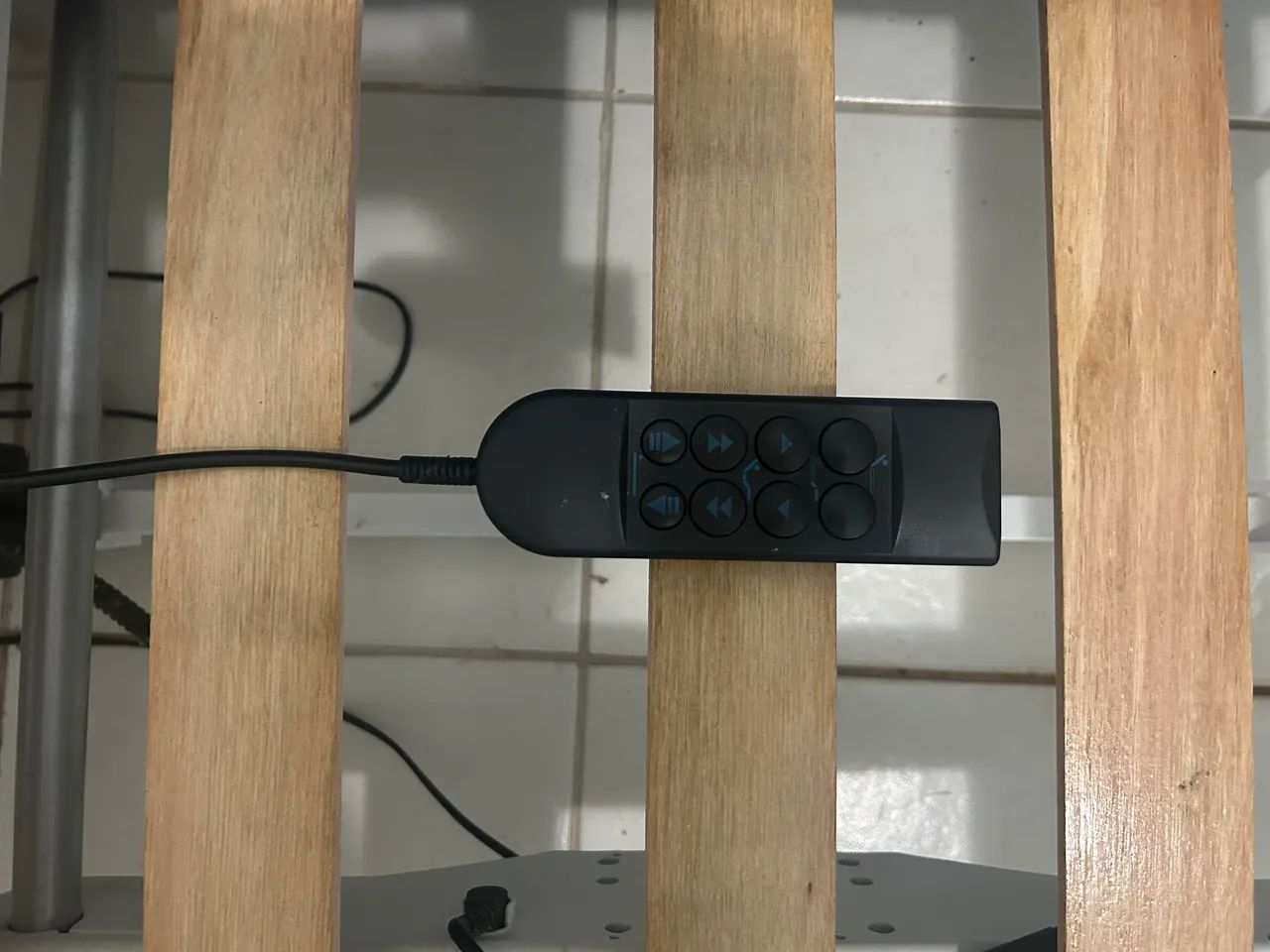 Cama hospitalar automática com controle  pouquíssimo usada  - Foto 4