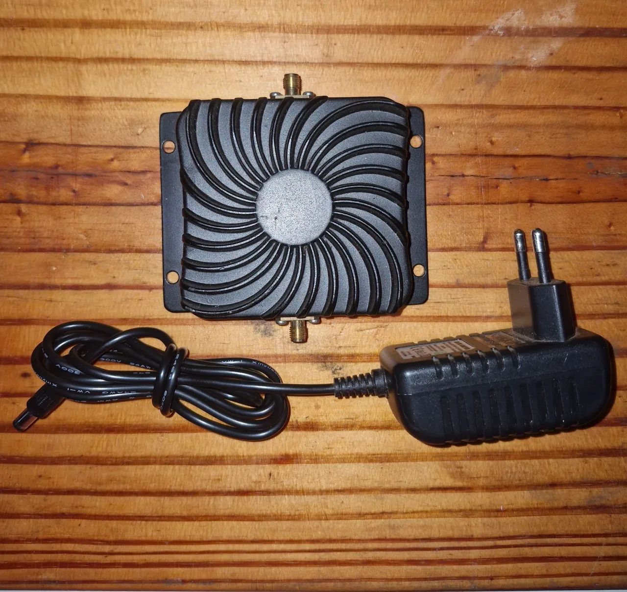 Amplificador sinal 2.4GHz 8W
