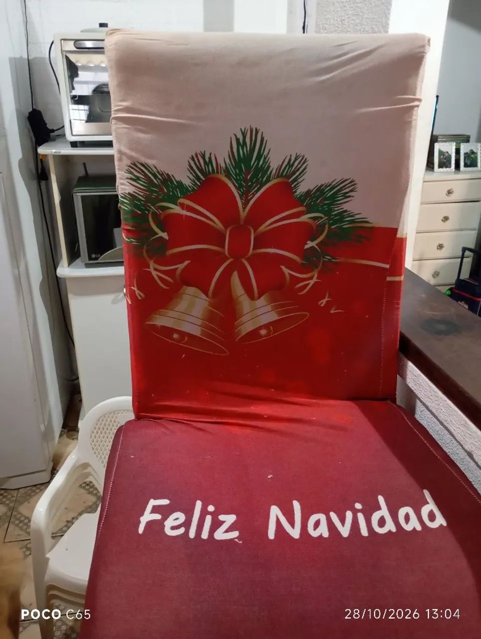 Vendo 4 cadeiras de ferro, com estofado e capas - Foto 4