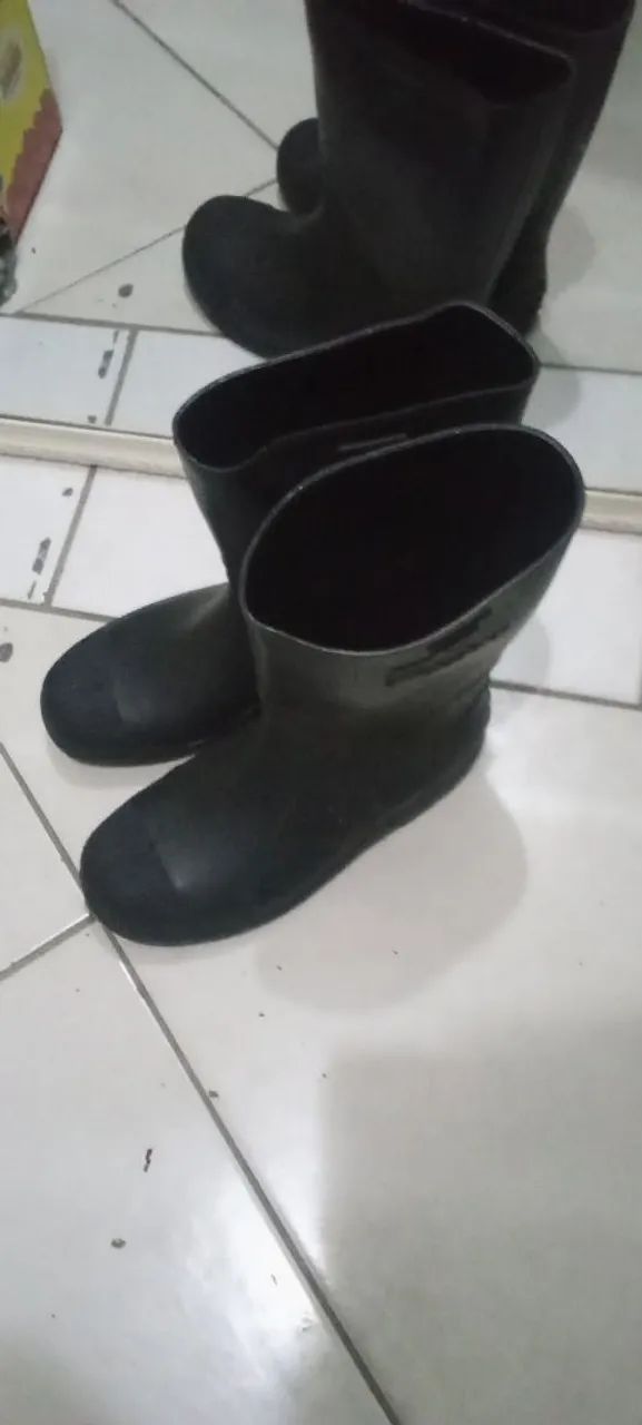 Bota galocha nova nunca usada  - Foto 2