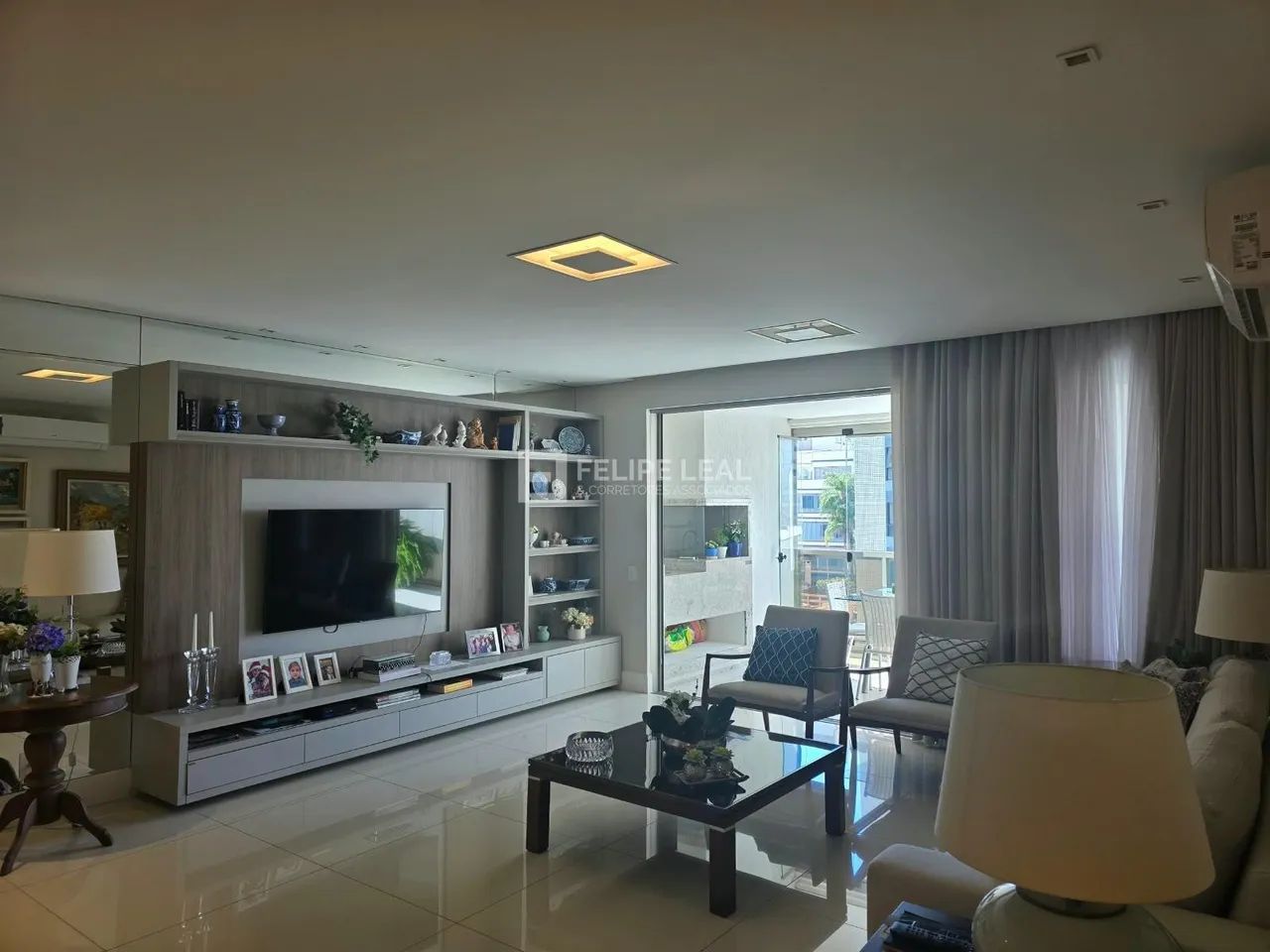 Espetacular Apartamento com 3 Suítes no Renomado WOK Residence  Centro, Florianópolis - Foto 4