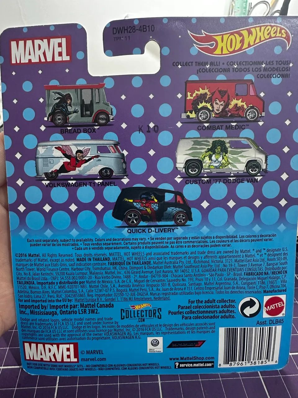 Hot Wheels Premium VW T1 Panel Bus Marvel Vespa - Lacrada - Foto 3