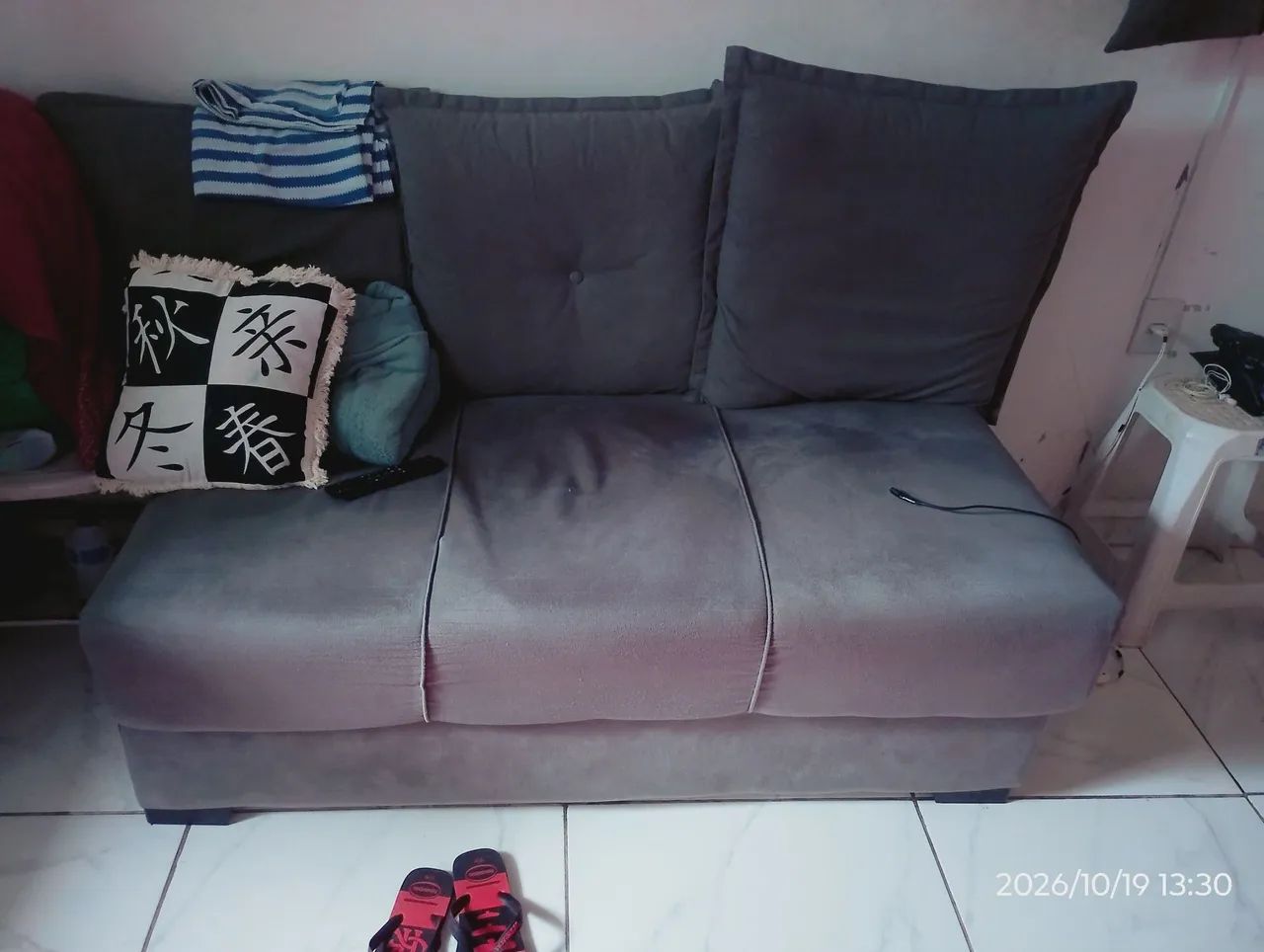 Vendo sofá de 3lugares 