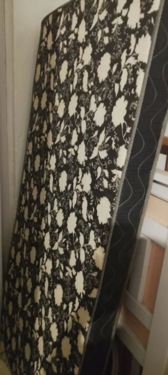 Vende - se Cama de Solteiro infantil com colchão  - Foto 2