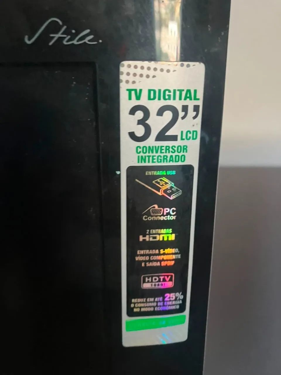 TV LCD 32" CCE Stile D3201 - Perfeito Estado (Com Base e Controle) - Foto 2