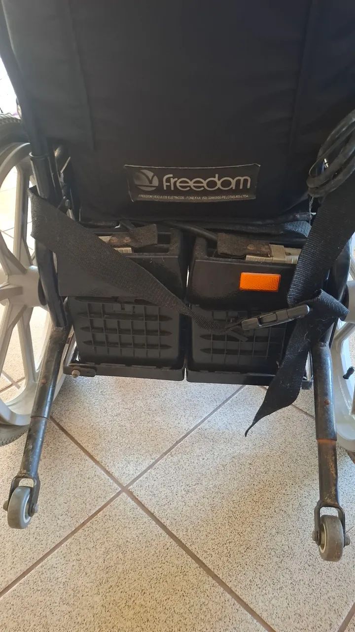 Cadeira de rodas motorizada Freedom SX - Foto 4